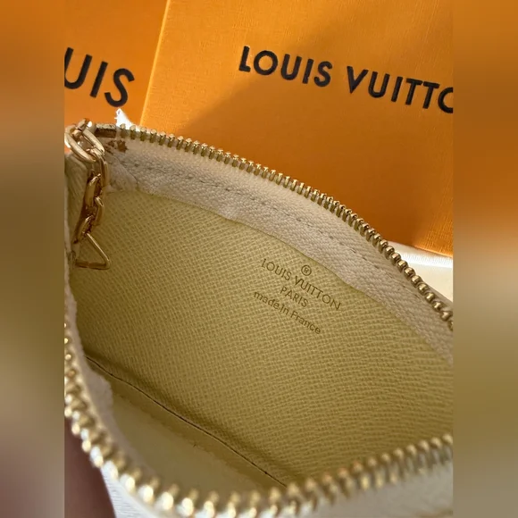 Louis Vuitton Damier Azur Key Pouch - Picture 13 of 13